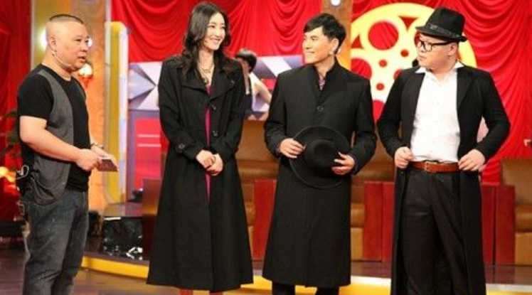 郭德纲让王丽坤教岳云鹏跳舞,师徒俩的对话逗