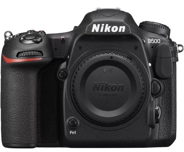 尼康d500佳能7d mark iii1,"赚长焦"由于镜头焦距转换系数的存在,在