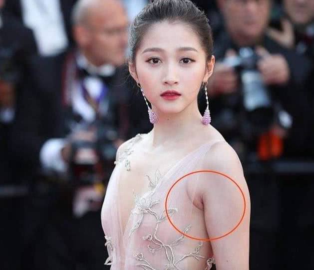 杨幂被腋下那一坨肉疯狂抢镜赵丽颖上榜女星的致命缺陷