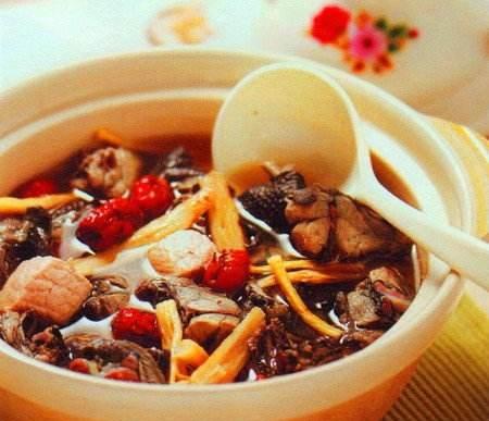 家常汤品:霸王花乌鸡汤