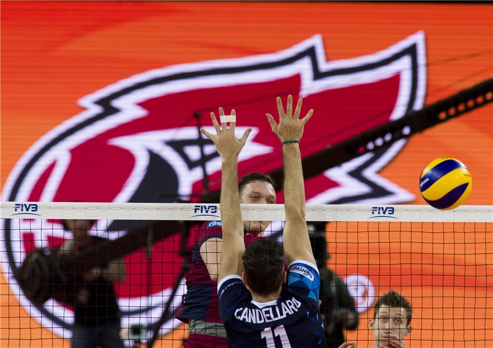 2018男排世俱杯半决赛:新乌连戈伊(俄)1-3特伦