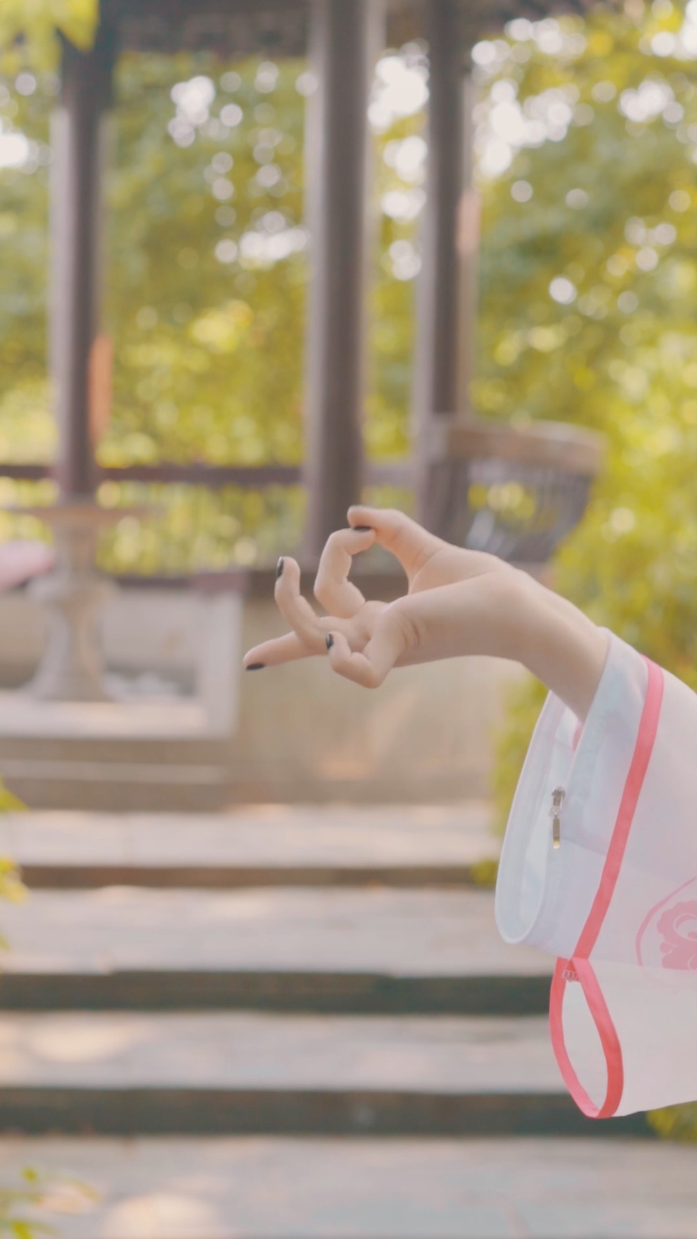 舞蹈红人周 【中国舞基础手势教学】首先学个简单的兰花指