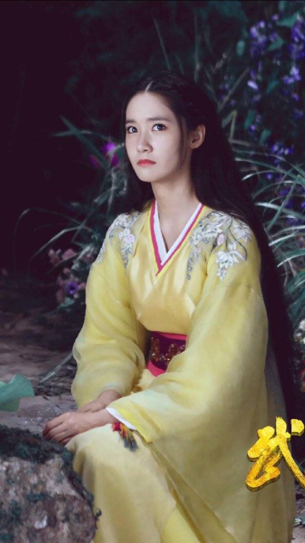 许久不出荧幕的林允儿动作太撩人，美出了新高度|林允儿|荧幕|韩国_新浪新闻