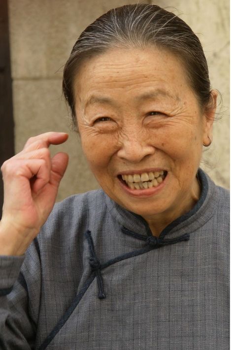 丑娘张少华,住40平米房,与杨志刚3度合作,老伴长得比她好看