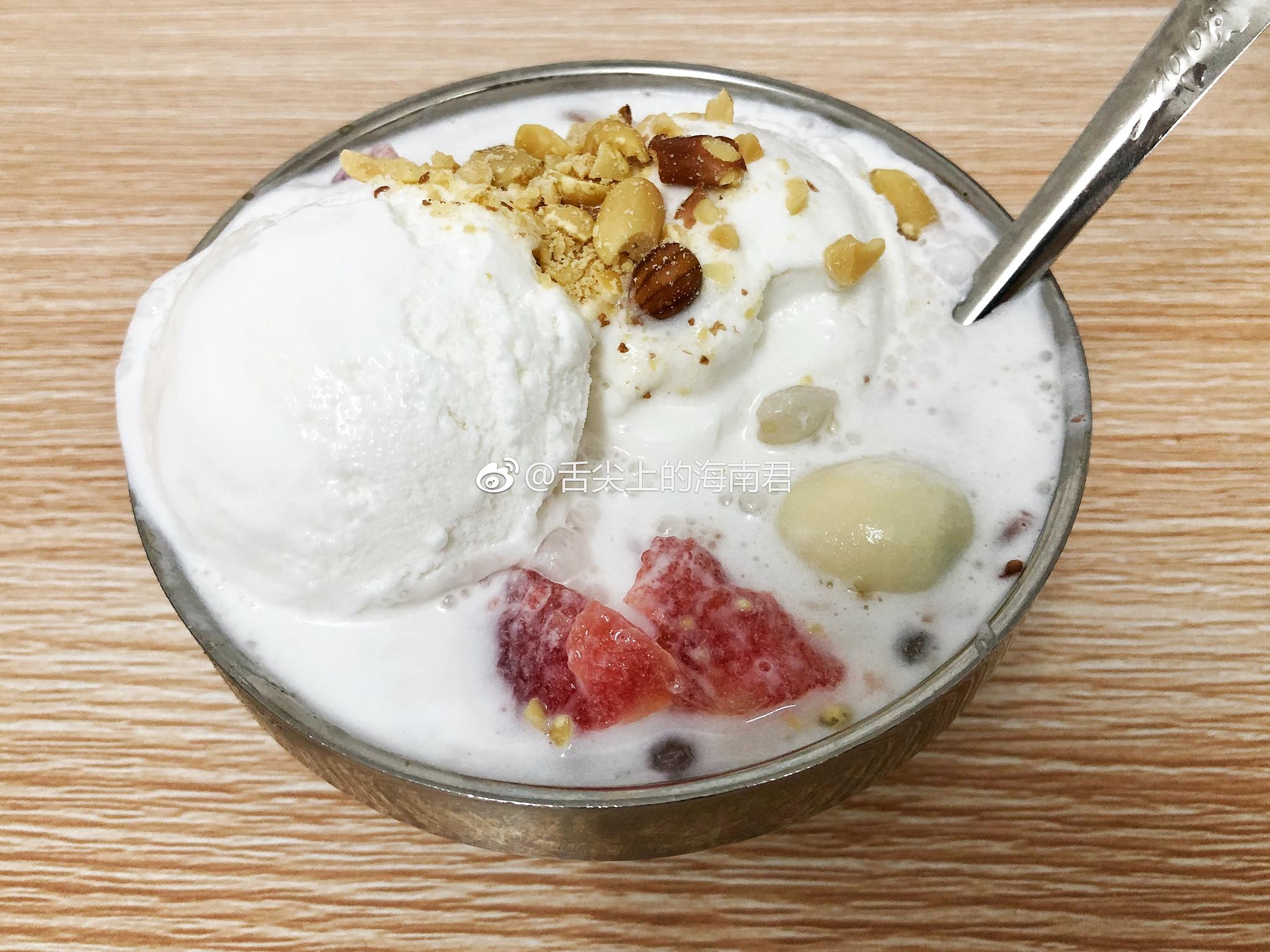 这家店的冰沙椰奶清补凉给我留下深刻的印象另外还有一个重要提示