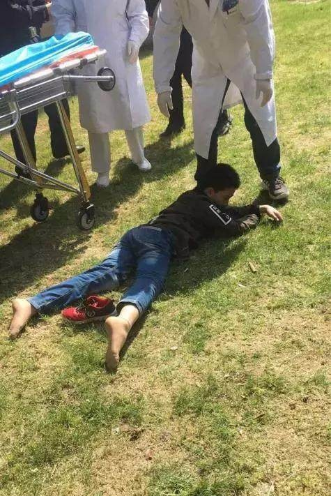 14岁男生被老师批评后回家跳楼!这次网友反而为老师点赞?