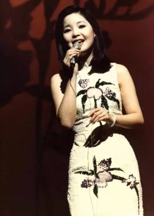 邓丽君绝版旗袍写真,太美了!
