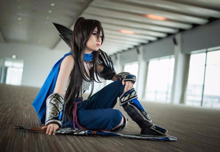 英雄联盟亚索cosplay,网友:求你们别秀了,我投降还不行吗?