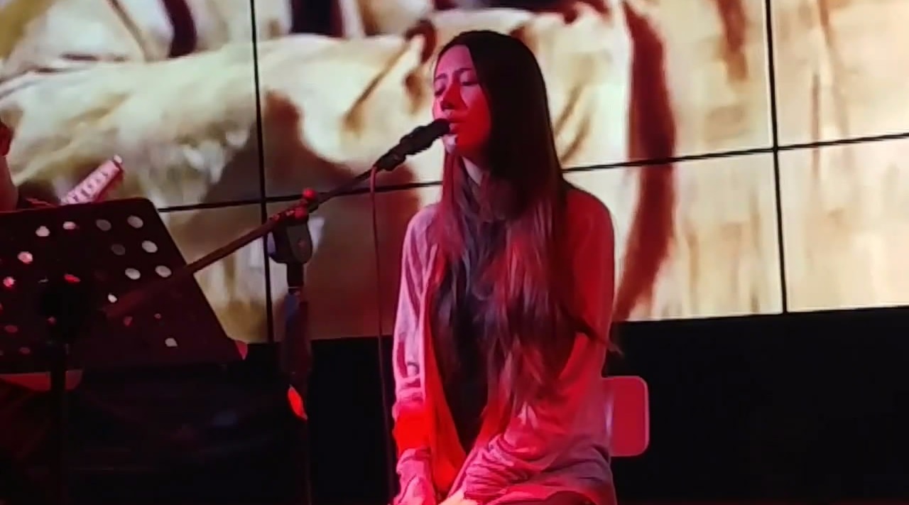 旺角歌后龙婷最后唱完这几首金曲,现场观众听得难舍难分!