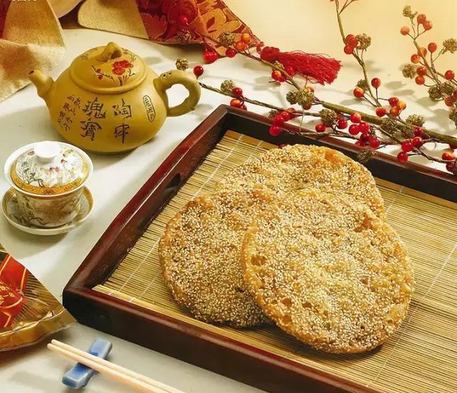 1月——九江煎堆 通常只有过年才有机会吃煎堆,很香很酥脆,撒上芝麻的