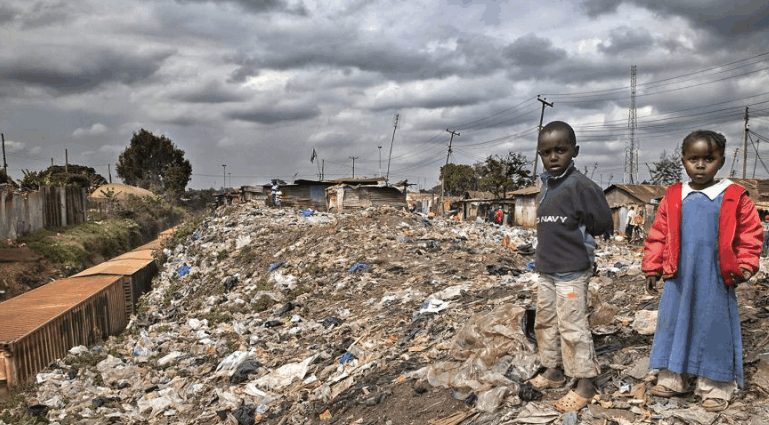 镜头下: 肯尼亚最大贫民窟真实的生活, 垃圾遍地污水横流