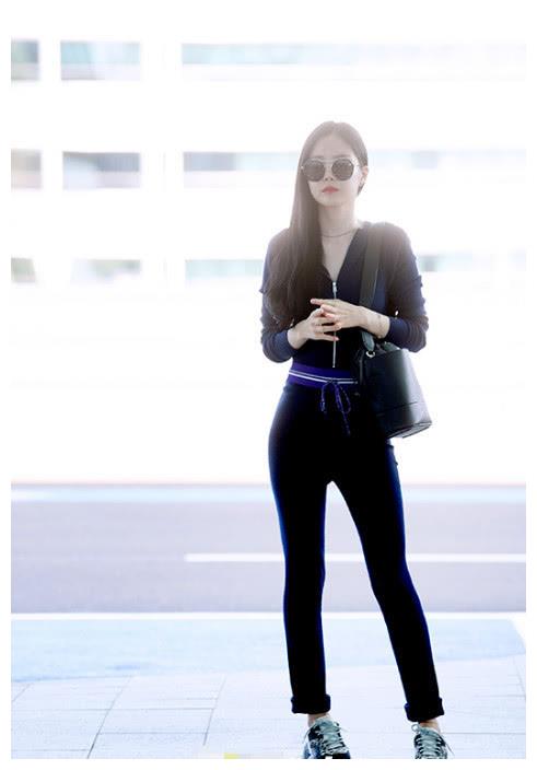孙娜恩不过就穿了一身运动服,168身高秒变2米长,小蛮腰太撩