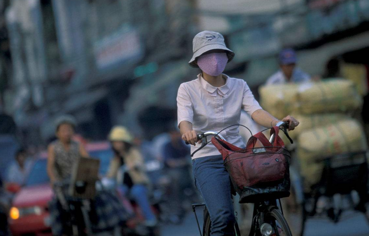 大城市的街头经常能看到"口罩族",是因为跟风,还是真的有用?