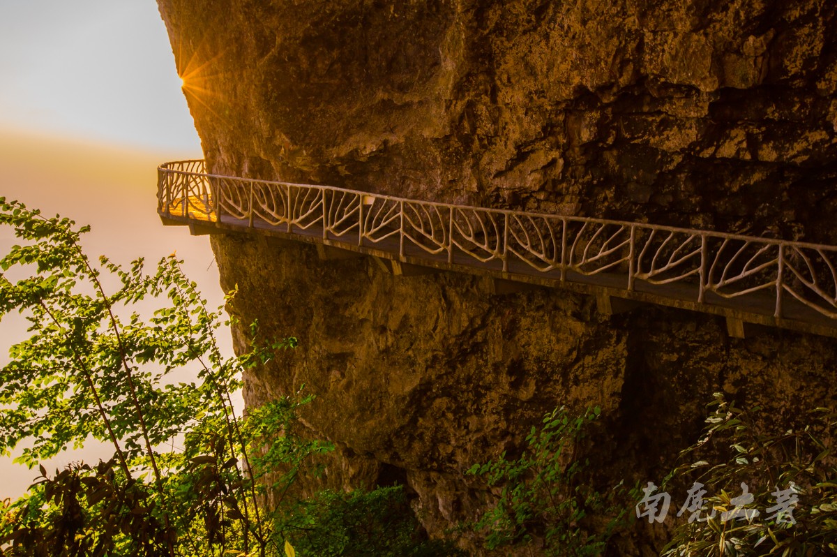 海拔最高的绝壁栈道,步步惊心