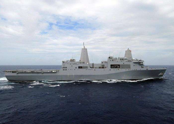 中国加速建造四万吨巨舰, 比国产航母还神秘, 可载40架战机