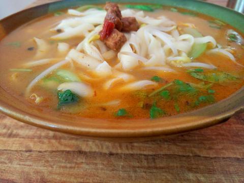 最出名刀削面 一天用掉十几袋面粉 卖两千多碗面!