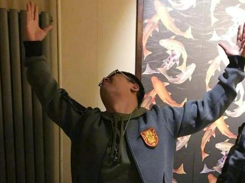 都知道柯凡是詹黑,但为何最近他又晒起了詹姆斯的衣服?