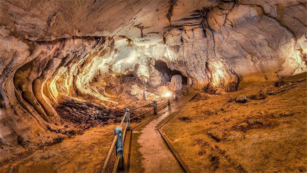 地下世界被发现,通往地表的隧道有七条,竟可到达世界各地?