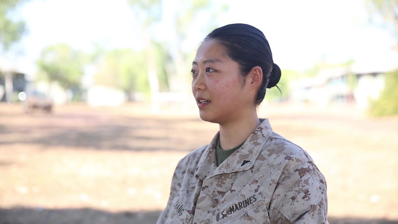 花季华人女兵离奇身亡,美军称是自杀,家属痛哭:无法接受