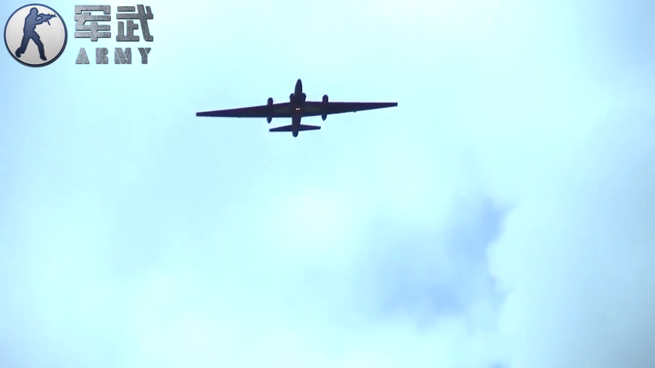 美军飞行员的抗负荷飞行服让F22被台风战斗机