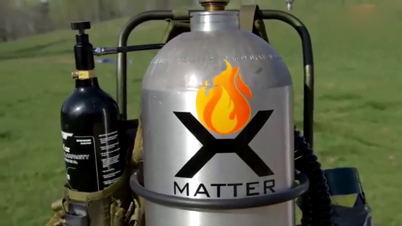 现代最新火焰喷射器,是老式威力两倍,喷射瞬间汽车挡不住一下