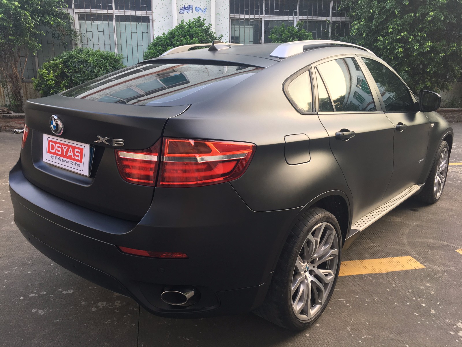 双组份底漆是用来增加旧漆面与新漆面的附着力,增加新漆的使用时间