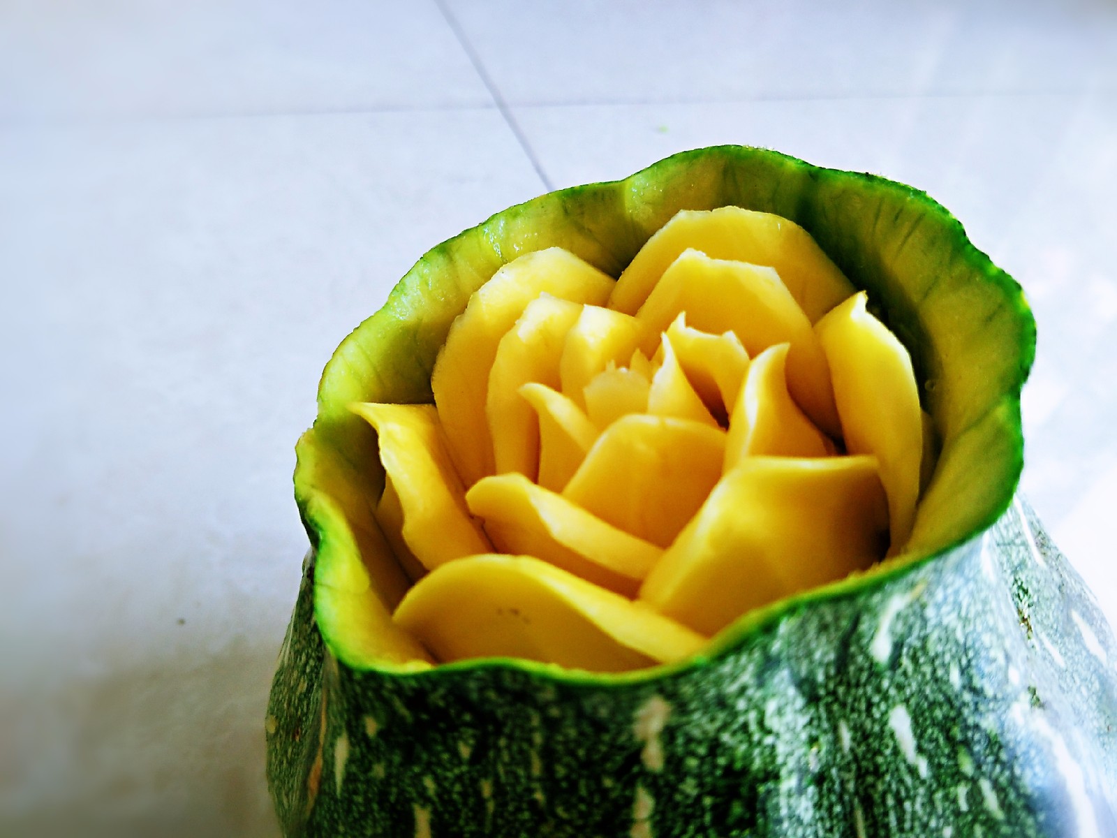 食品雕刻是手里水果蔬菜是这样的,厉害厉害!