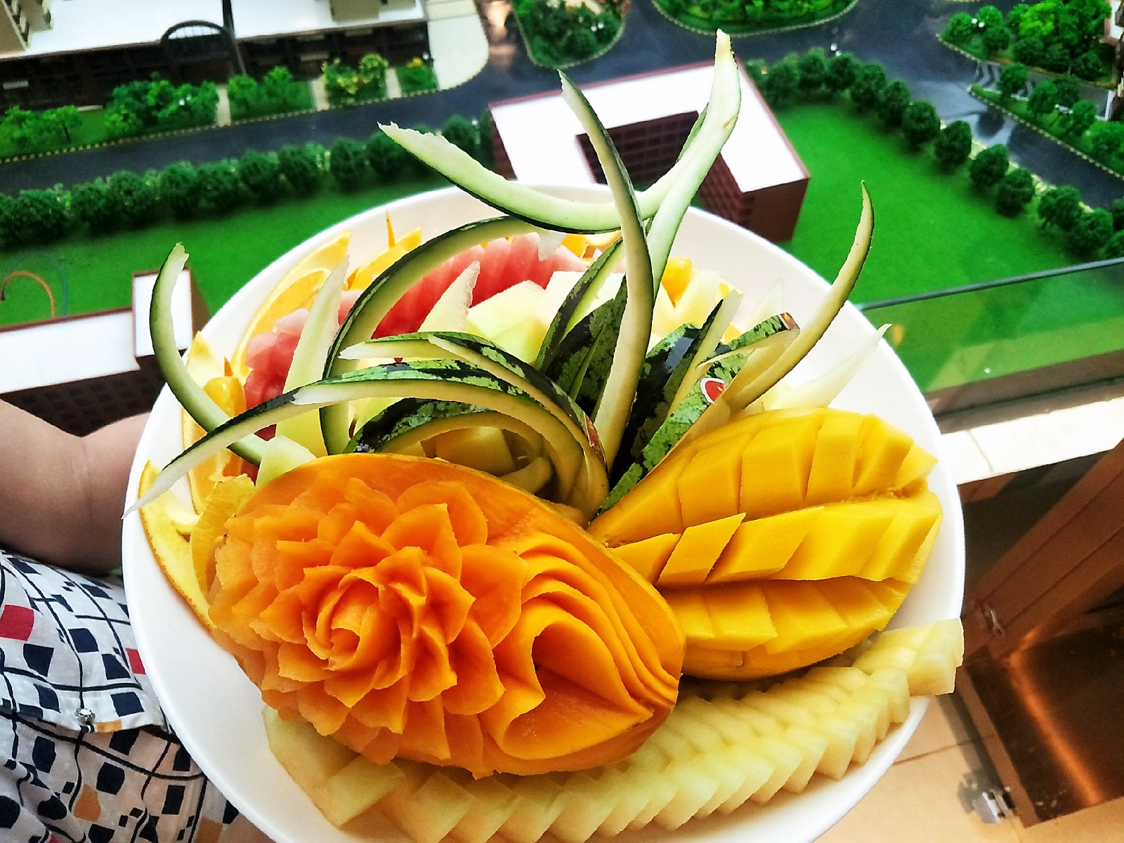 ItalyPaul - Art In Fruit & Vegetable Carving Lessons: 可愛香蕉海豚的做法大全_香蕉藝術 ...