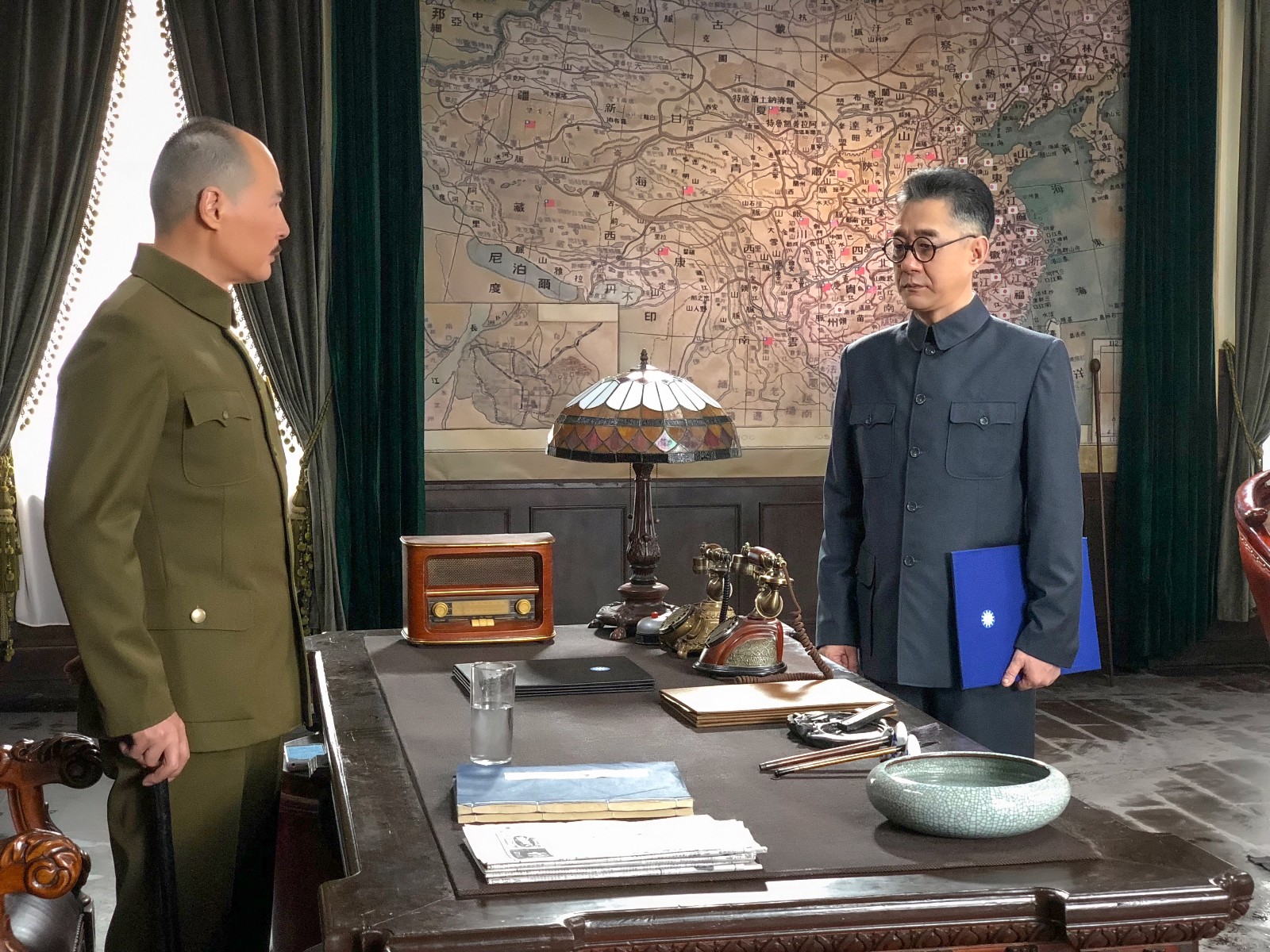 节冰新剧《重庆谈判》杀青 "老戏骨"全新演绎致敬历史