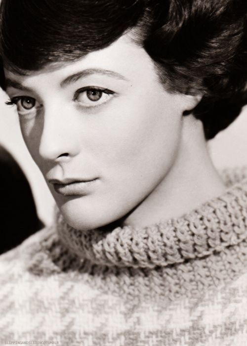 《唐顿庄园》中扮演伯爵老夫人的80岁老戏骨玛吉·史密斯年轻时候绝对