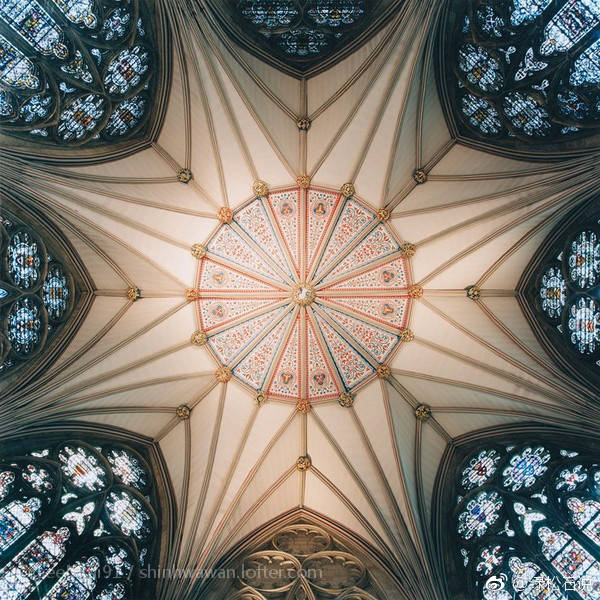 欧洲古代教堂顶部的图案,美轮美奂!