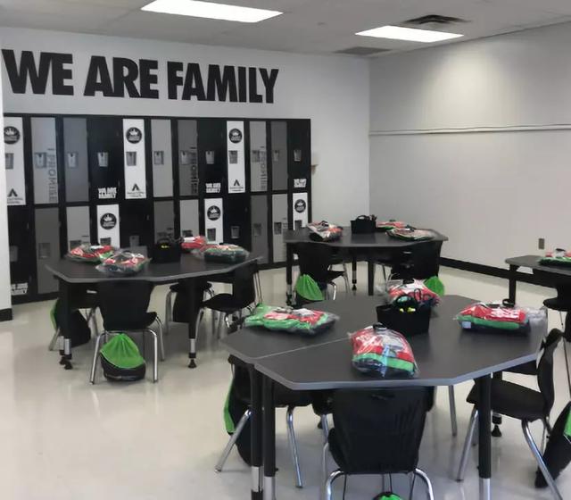 开设I Promise学校,勇敢发声,詹皇正重新定义史