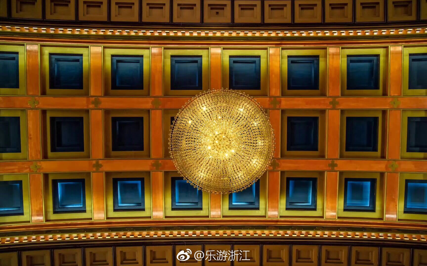 上海老外滩的复原联合哥特式的尖顶古希腊式的穹窿巴洛克式的柱