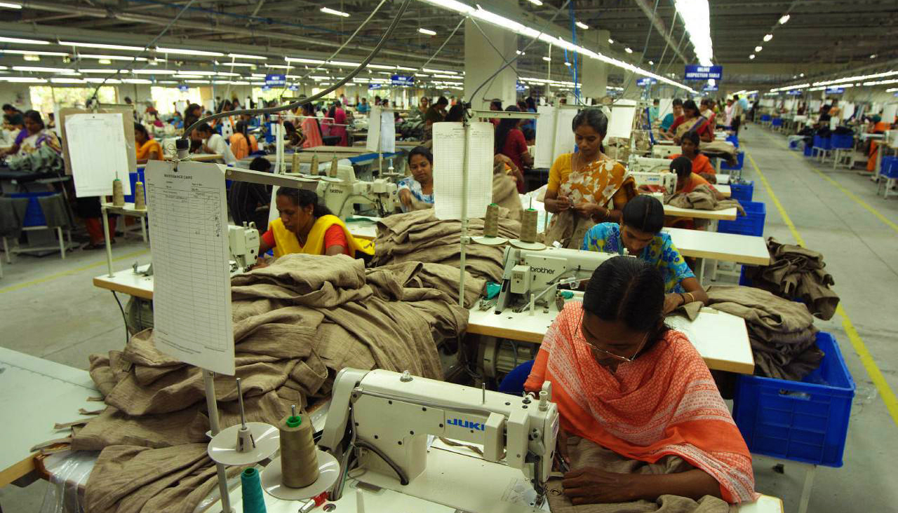 电子产品等在内的劳动密集型产业的竞争优势被稀释,而印度在莫迪政府