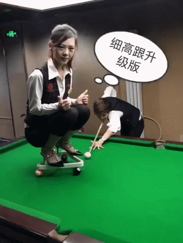 搞笑gif图片笑话段子:虽然相貌堂堂,但是腹中空空啊!