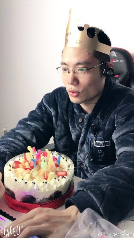 大司马不直播跑去拍写真粉丝直播一个月旷课15天捞的不行