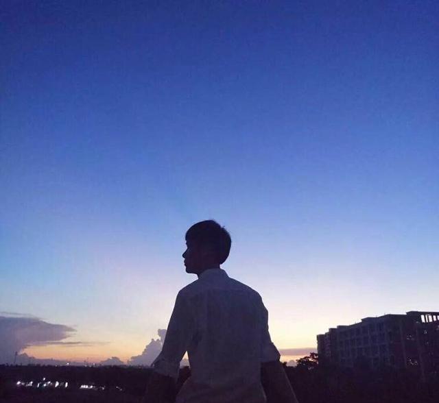 男女情侣头像背影控