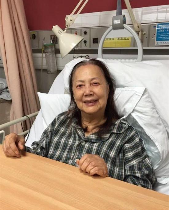 她18岁入行57岁成名,被子女弃养,80岁独身一人坐轮椅,近况凄凉