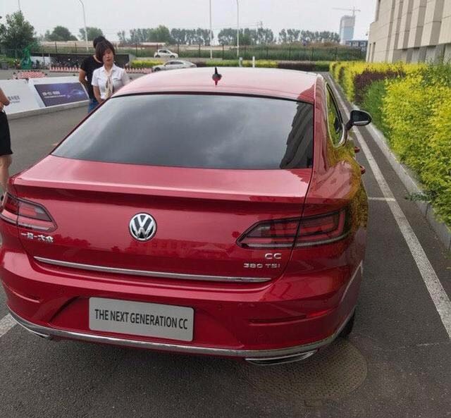 全新一代大众cc到店实拍,红色实车堪称惊艳,或26万起放弃ats-l