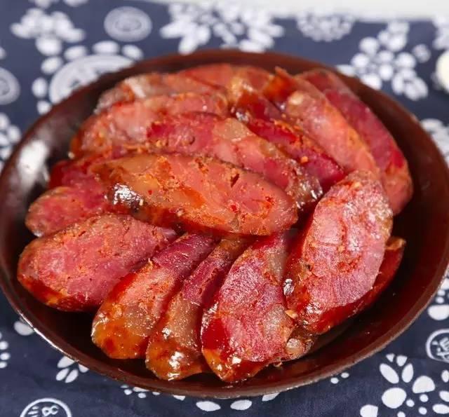 又快到过年时刻,那些美食是我们传统食品呢?每年都必有的呢?