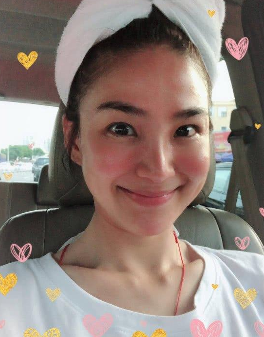 她是《放羊的星星》中的欧雅若,剧中设计总监的她,如今40成这样