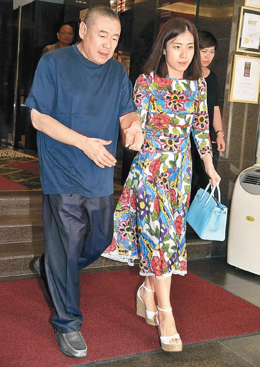 刘銮雄斥资200亿收藏,红酒估值70亿,曾经一周买5辆法拉利