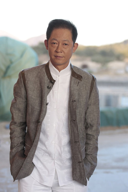 8岁名模为妻,9岁儿子超可爱,如今身价过亿|徐帆|王志文|名模_新浪新闻