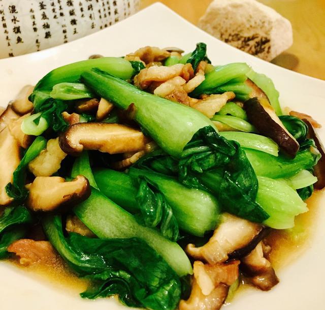 香菇青菜怎样做好吃?香菇炒青菜的家常做法