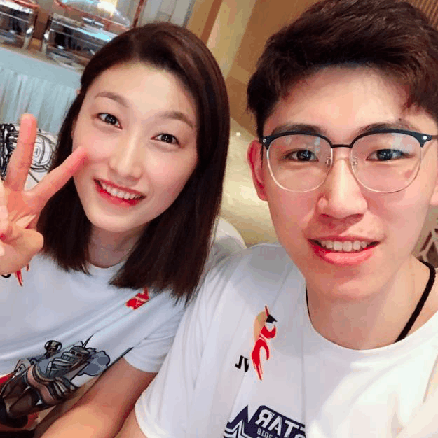 他跟金软景亲密合影, 曾传跟张常宁恋爱