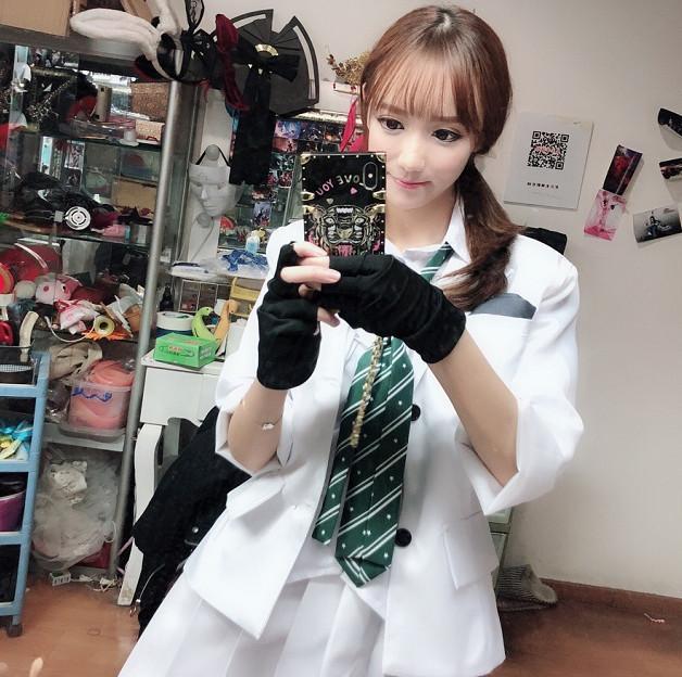 lol主播南波儿晒绝地求生照,被网友挑衅:敢发素颜照吗