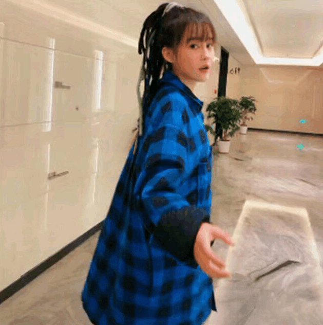 赵本山女儿球球晒新剧定妆照,腿长180被吐槽p得太过分