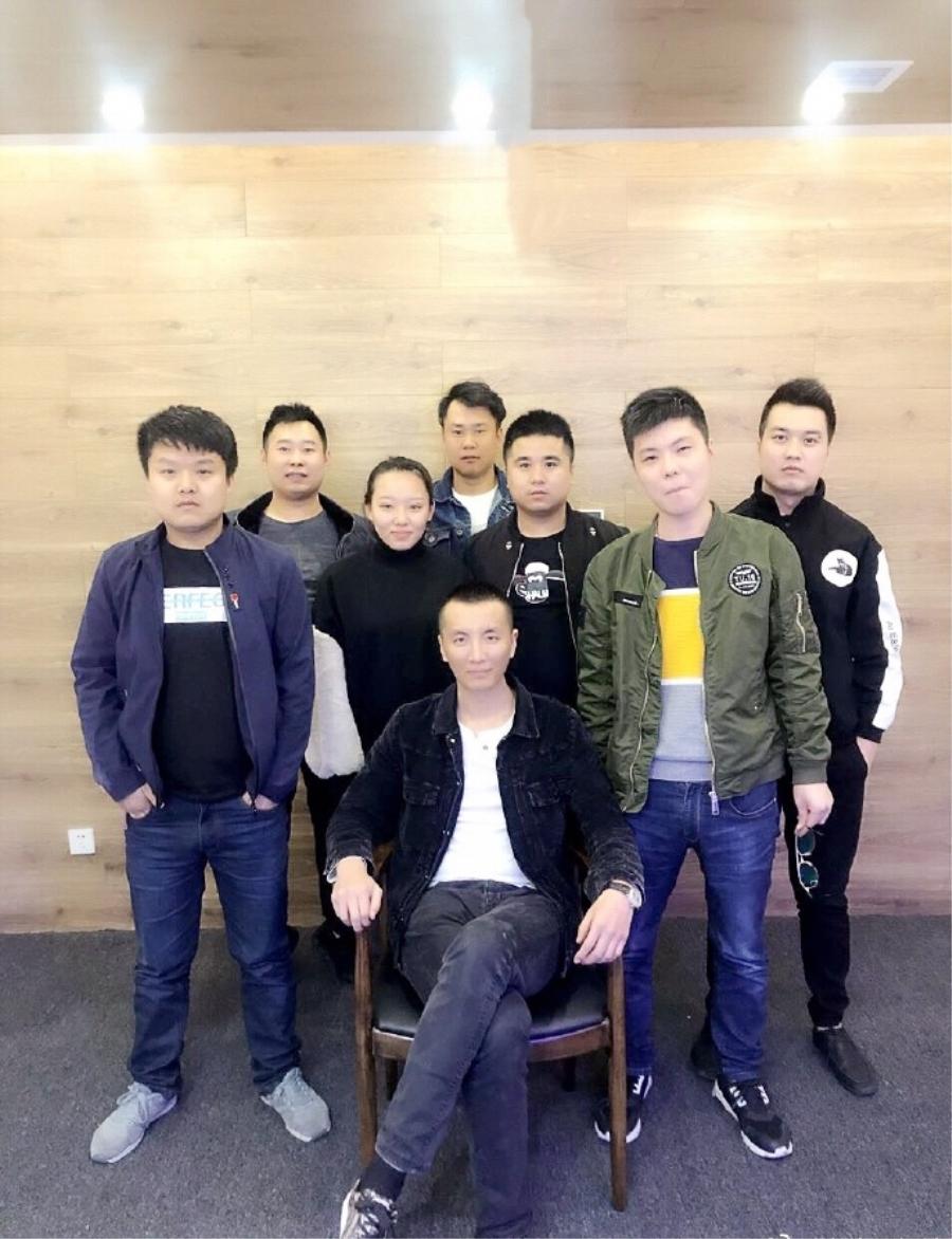 yy美女表态七夜:你开夏利,我也要坐,网友称赞这美女不拜金