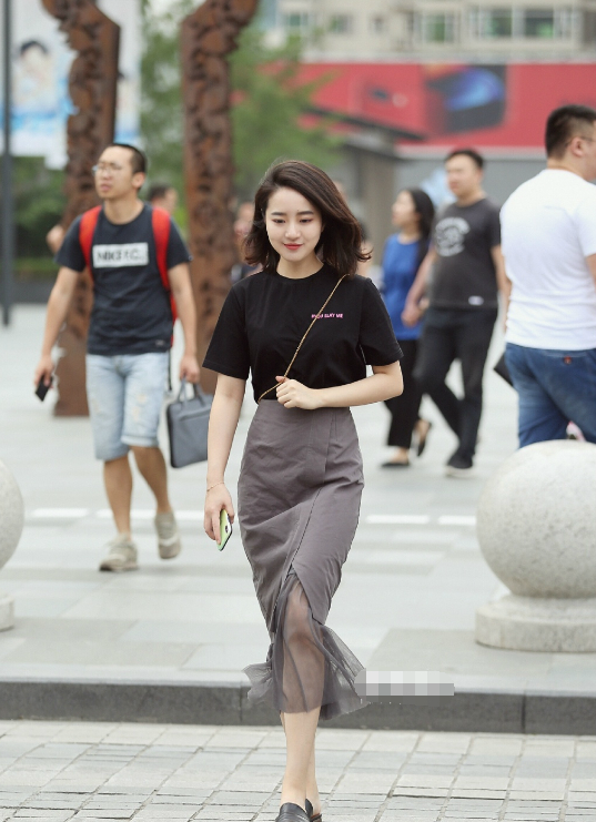 街拍,恬静优雅的小姐姐,肤白貌美,文艺范十足