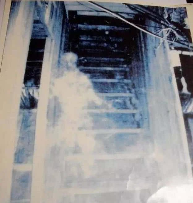 7张"恐怖"灵异照!胆小的同学别看,别说没告诉你:把自己看进去